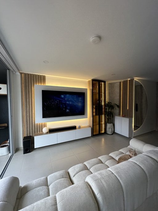 Sala con mobiliario a medida